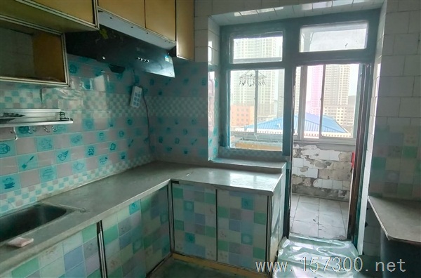 新青小區(qū)七樓